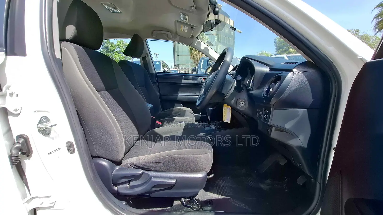 Toyota Axio 1.5 Hybrid 2WD 2018 White