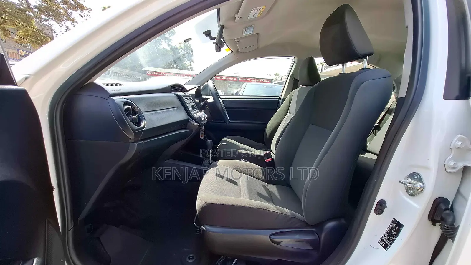 Toyota Axio 1.5 Hybrid 2WD 2018 White