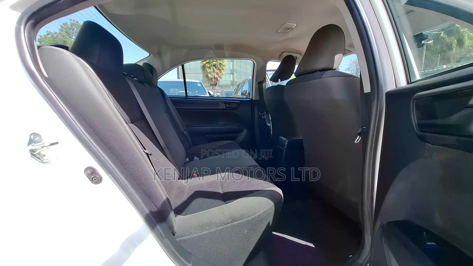Toyota Axio 1.5 Hybrid 2WD 2018 White