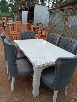 Glamorous 6 Sitter Dining Tables