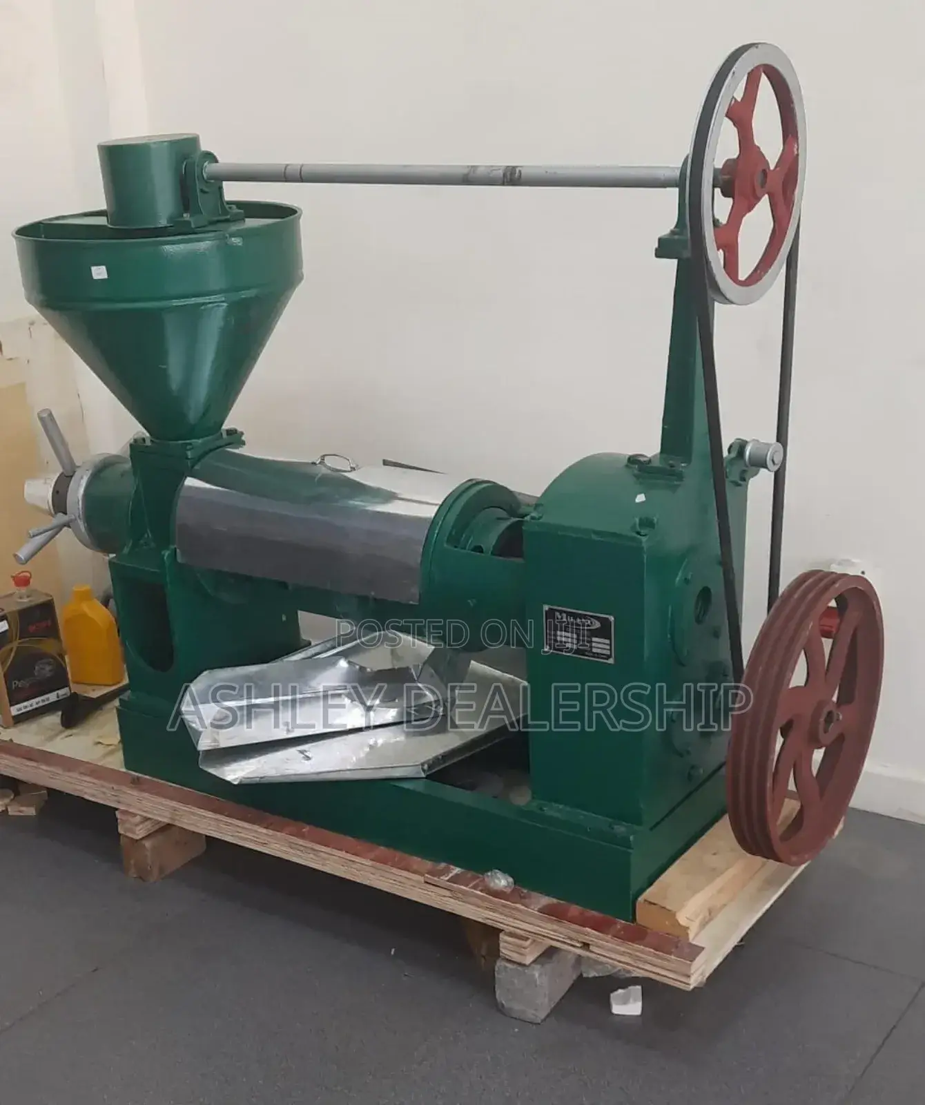 Big Milano Italia Oil Press Machine