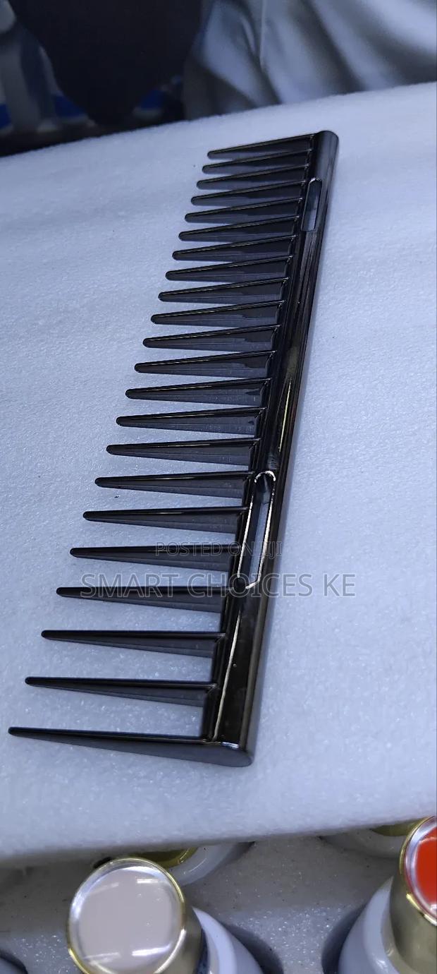 Metallic Styling Comb