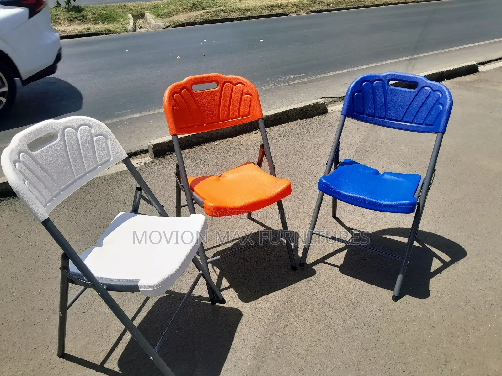 Relaxing Folding Table