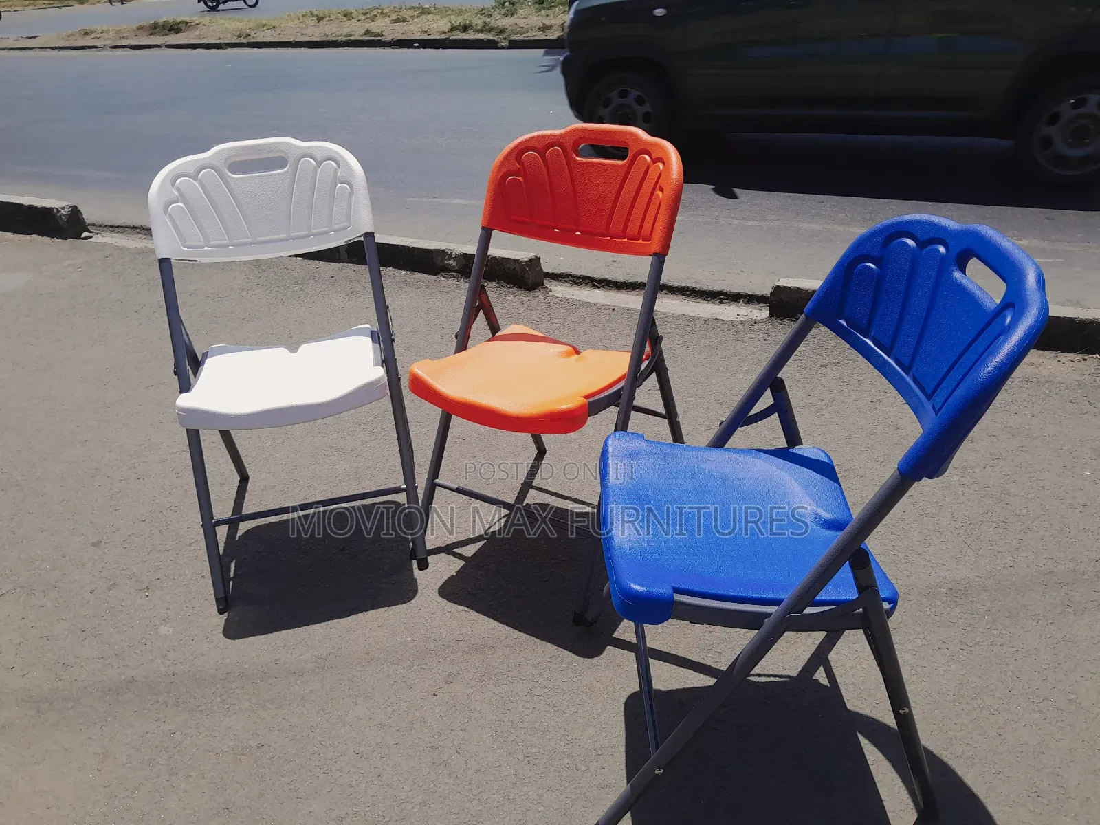 Relaxing Folding Table