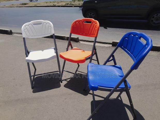 Relaxing Folding Table - thumbnail 2