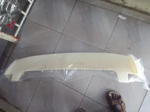 Spoiler Nissan, Toyota Cars