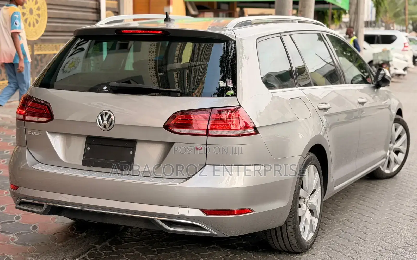 Volkswagen Golf TSI SE FWD 2018 Gold