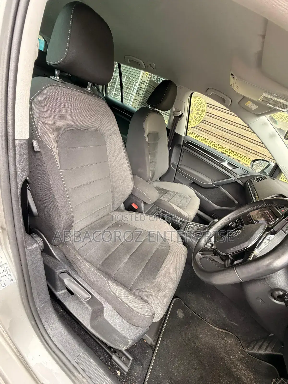 Volkswagen Golf TSI SE FWD 2018 Gold