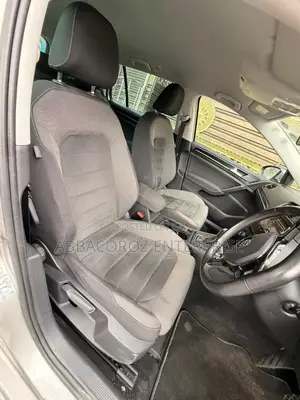 Volkswagen Golf TSI SE FWD 2018 Gold
