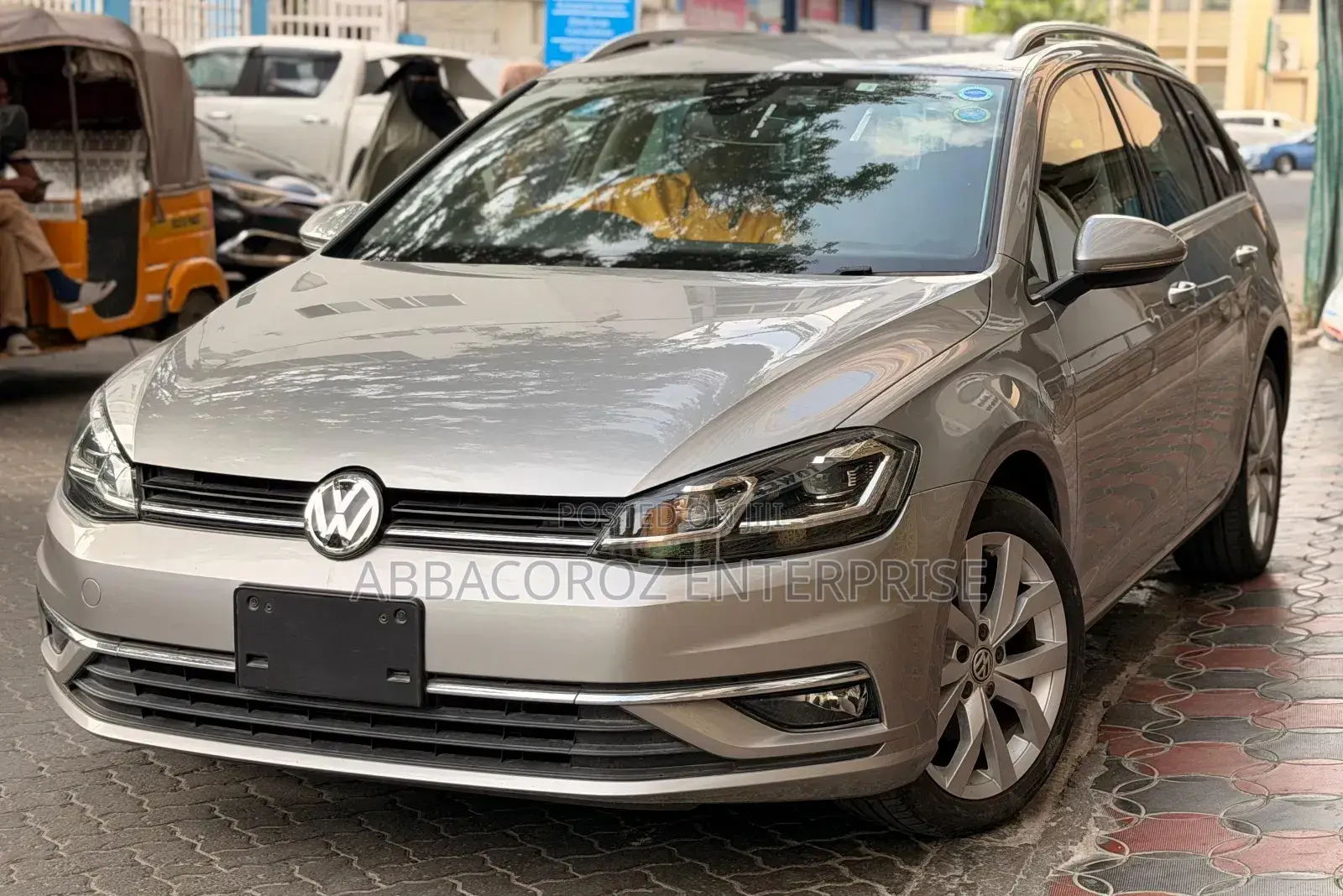 Volkswagen Golf TSI SE FWD 2018 Gold
