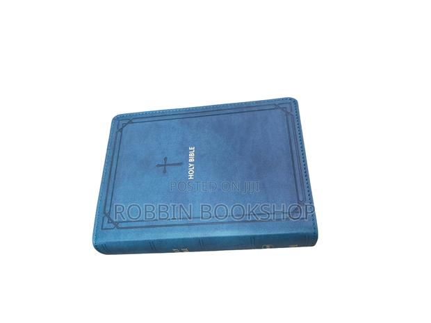 Brand New Nkjv Compact Reference Bible – Comfort Print (Leathersoft) - main view