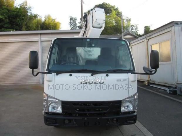 Isuzu Elf With Manlift Bucket
