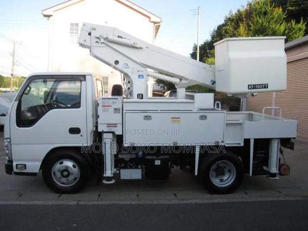 Isuzu Elf With Manlift Bucket - thumbnail 6