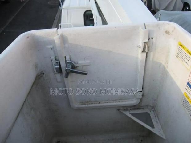 Isuzu Elf With Manlift Bucket - thumbnail 13