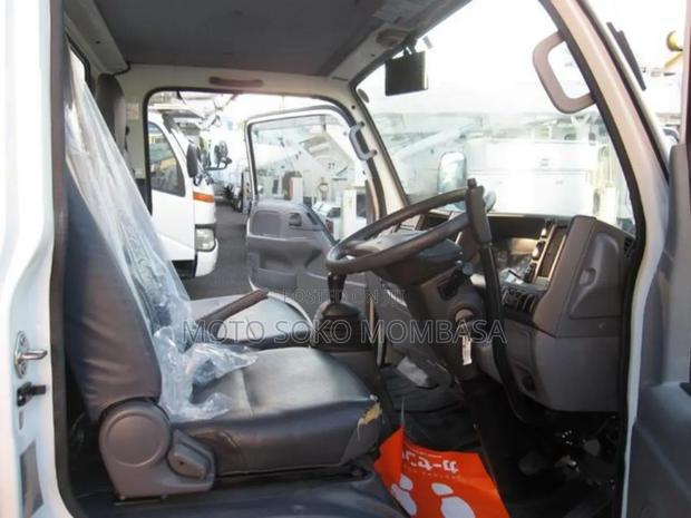 Isuzu Elf With Manlift Bucket - thumbnail 14