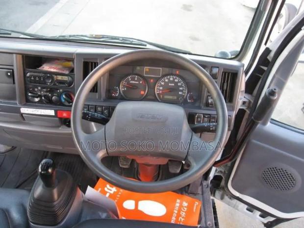 Isuzu Elf With Manlift Bucket - thumbnail 15