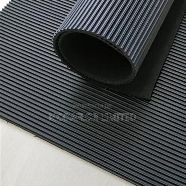 Ribbed Mat 4mm – Anti-Slip Rubber Flooring
