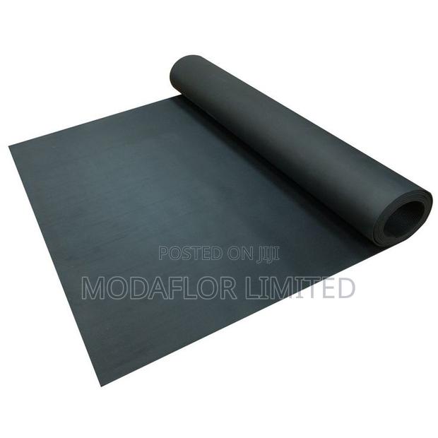Plain Rubber Mat 4mm – Practical Long-Lasting Flooring