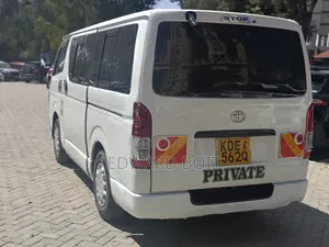 Toyota HiAce 2014 White