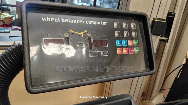 Commputerized Wheel Balancer Machine New Model 2026.