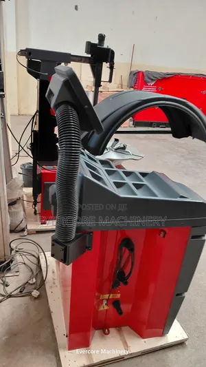 Commputerized Wheel Balancer Machine New Model 2026.
