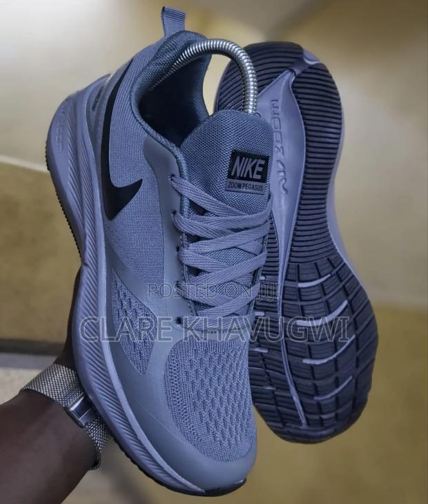 Nike Zoom Sneakers