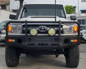 Toyota Land Cruiser 79 Series 2019 White