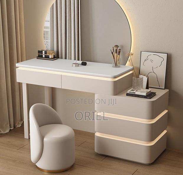 Dressing Table : Makeup Dressing Led Lighted Fixed Mirror - thumbnail 5