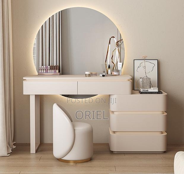 Dressing Table : Makeup Dressing Led Lighted Fixed Mirror - thumbnail 6
