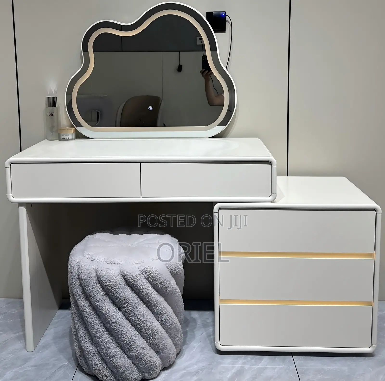 Dressing Table : Makeup Dressing Led Lighted Fixed Mirror