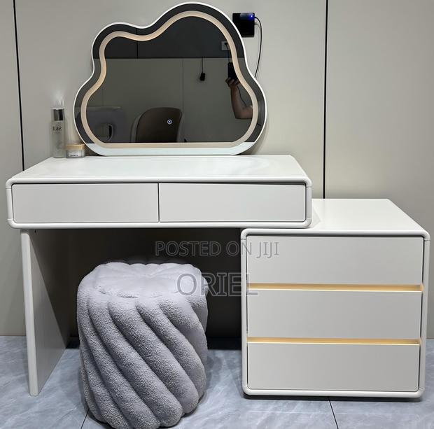 Dressing Table : Makeup Dressing Led Lighted Fixed Mirror - thumbnail 13