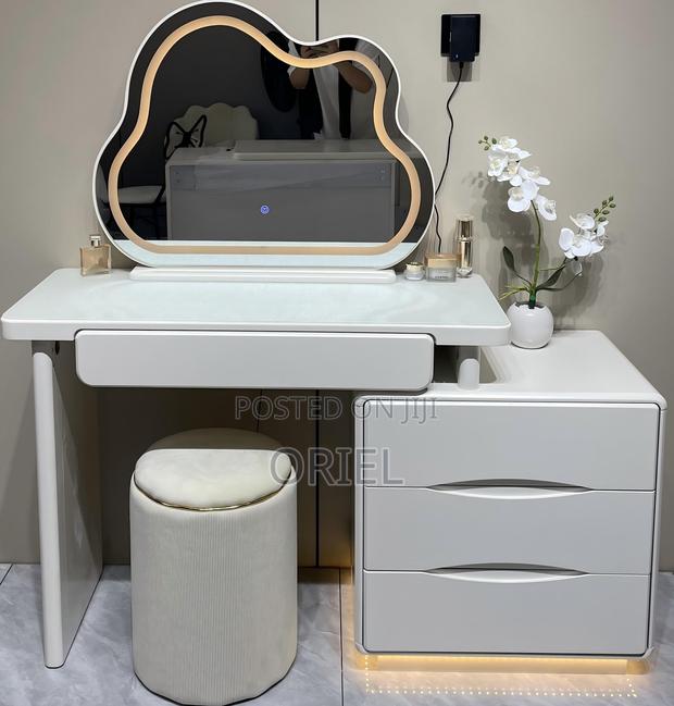 Dressing Table : Makeup Dressing Led Lighted Fixed Mirror - thumbnail 14