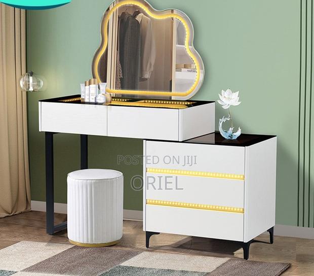 Dressing Table : Makeup Dressing Led Lighted Fixed Mirror - thumbnail 19