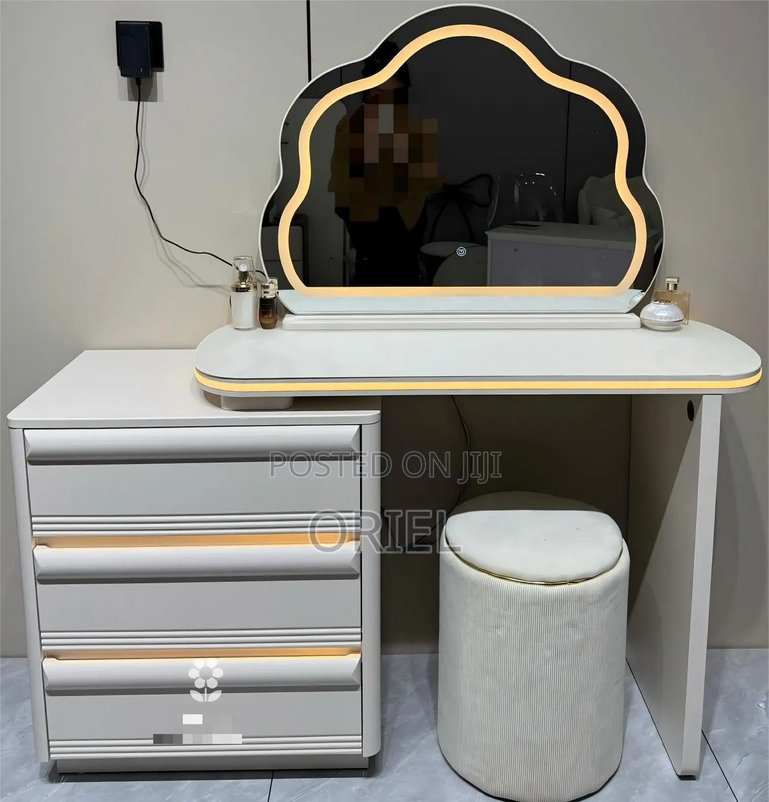 Dressing Table : Makeup Dressing Led Lighted Fixed Mirror