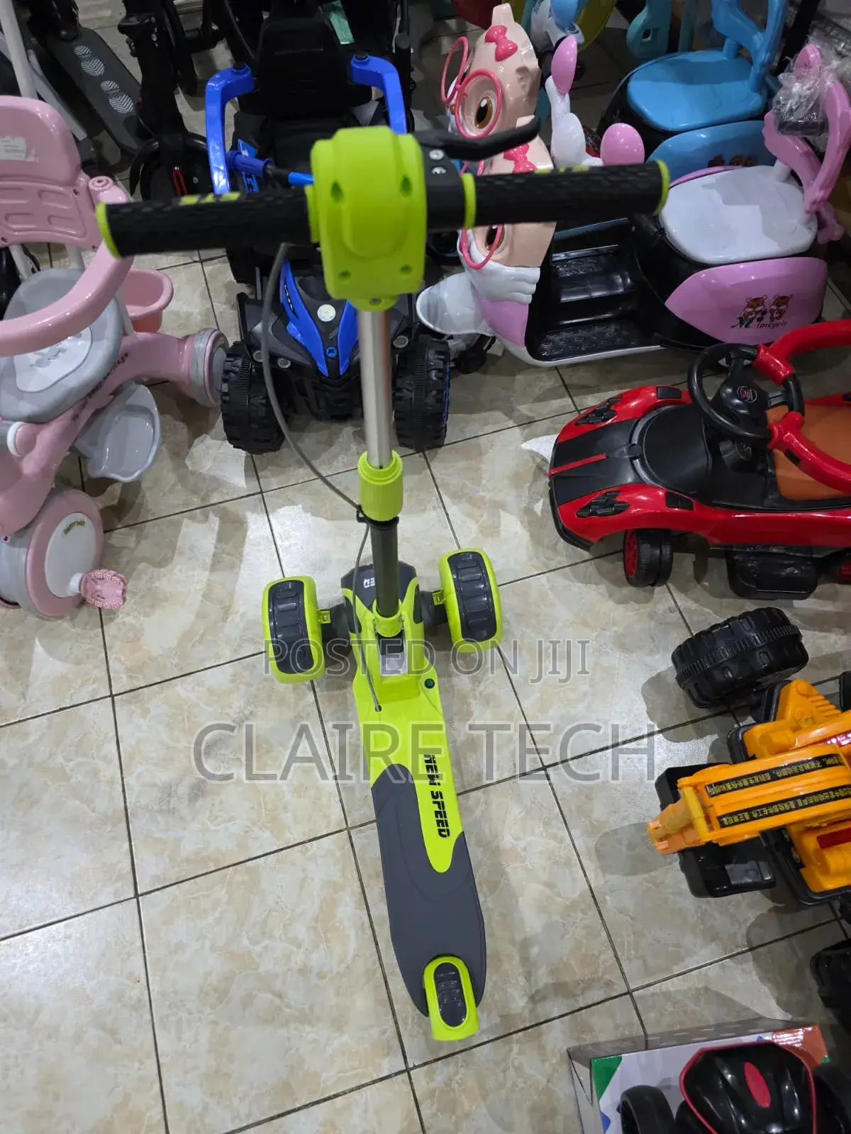 Kids 3 Wheel Scooter Toy With Lights and Music