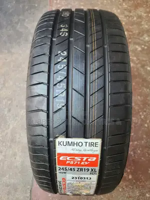 245 /45 R19 Kumho Tyres 102w X L Escta Ps71