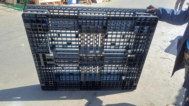 Plastic Pallets - thumbnail 3