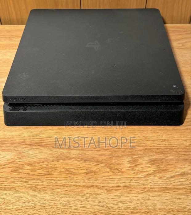 Sony Playstation (Ps4 Slim) - main view