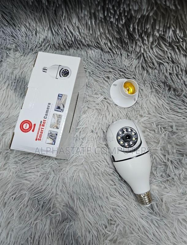 Bulb PTZ Camera Smart Home Security Camera With Auto Motion Tracking - main view