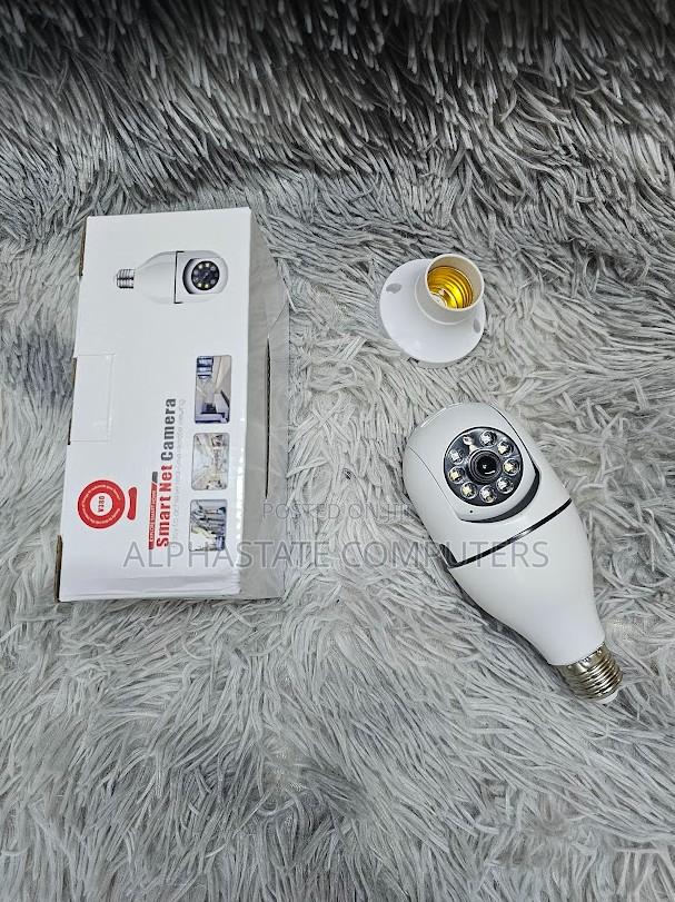 Bulb PTZ Camera Wifi Indoor Security Camera With Pan Tilt Zoom