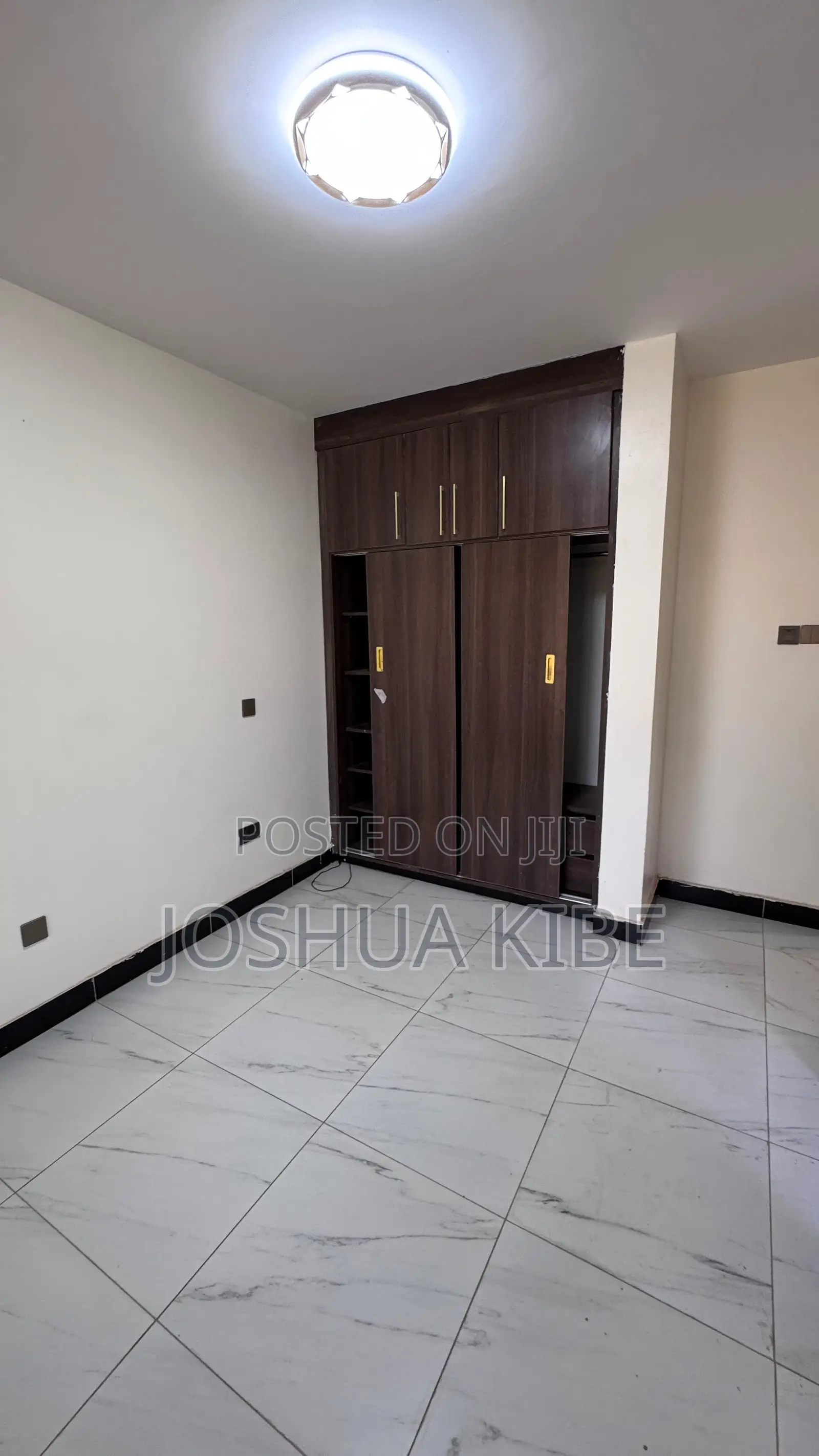 5bdrm Mansion in Roysambu for rent