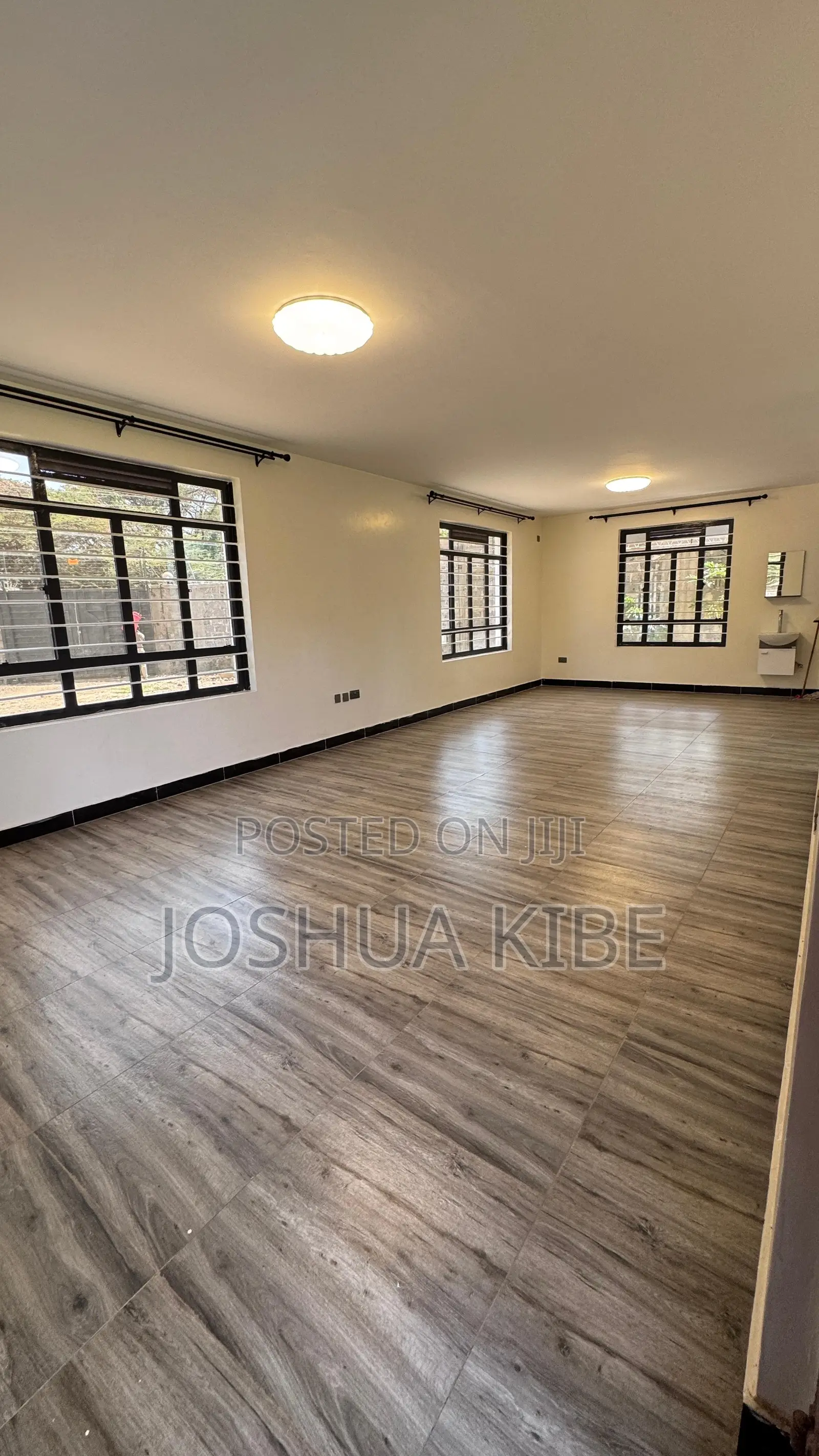 5bdrm Mansion in Roysambu for rent