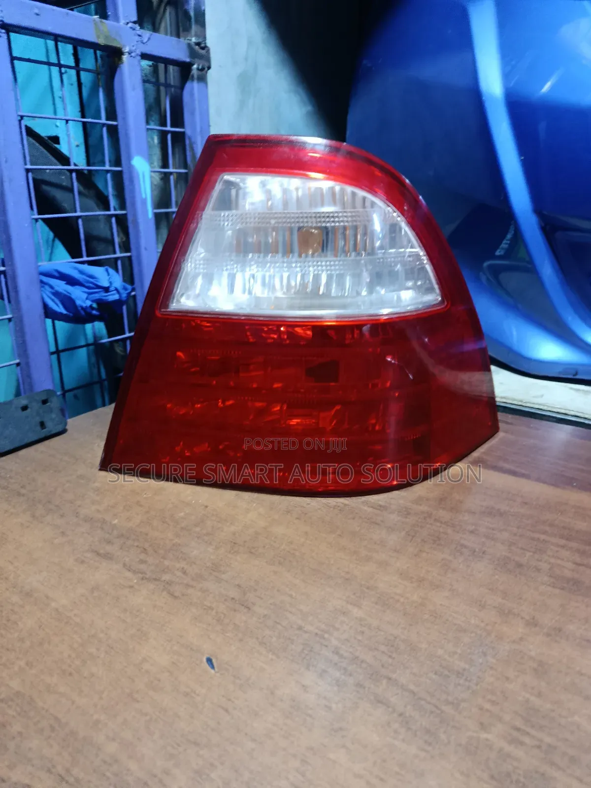 Nze 2005 Taillight