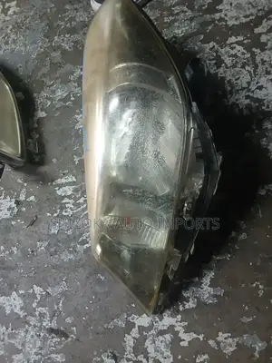 Toyota Vitz 2010–2013headlight Assembly – Clean