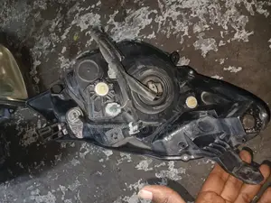 Toyota Vitz 2010–2013headlight Assembly – Clean