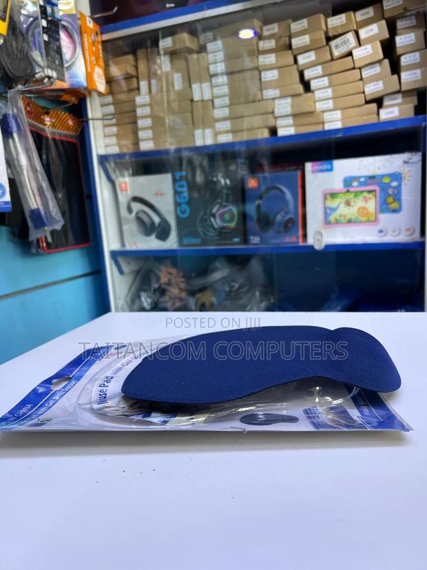 Touch Me Mouse Pad With Gel Wrist Support - thumbnail 3