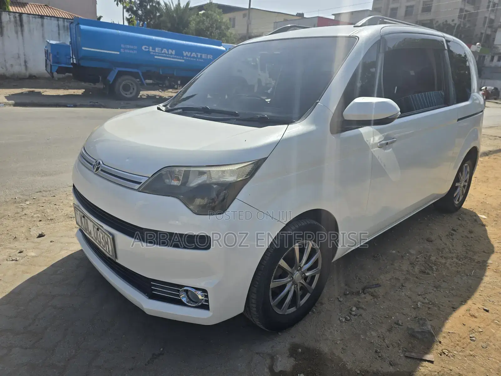 Toyota Spade 1.3 2016 Pearl