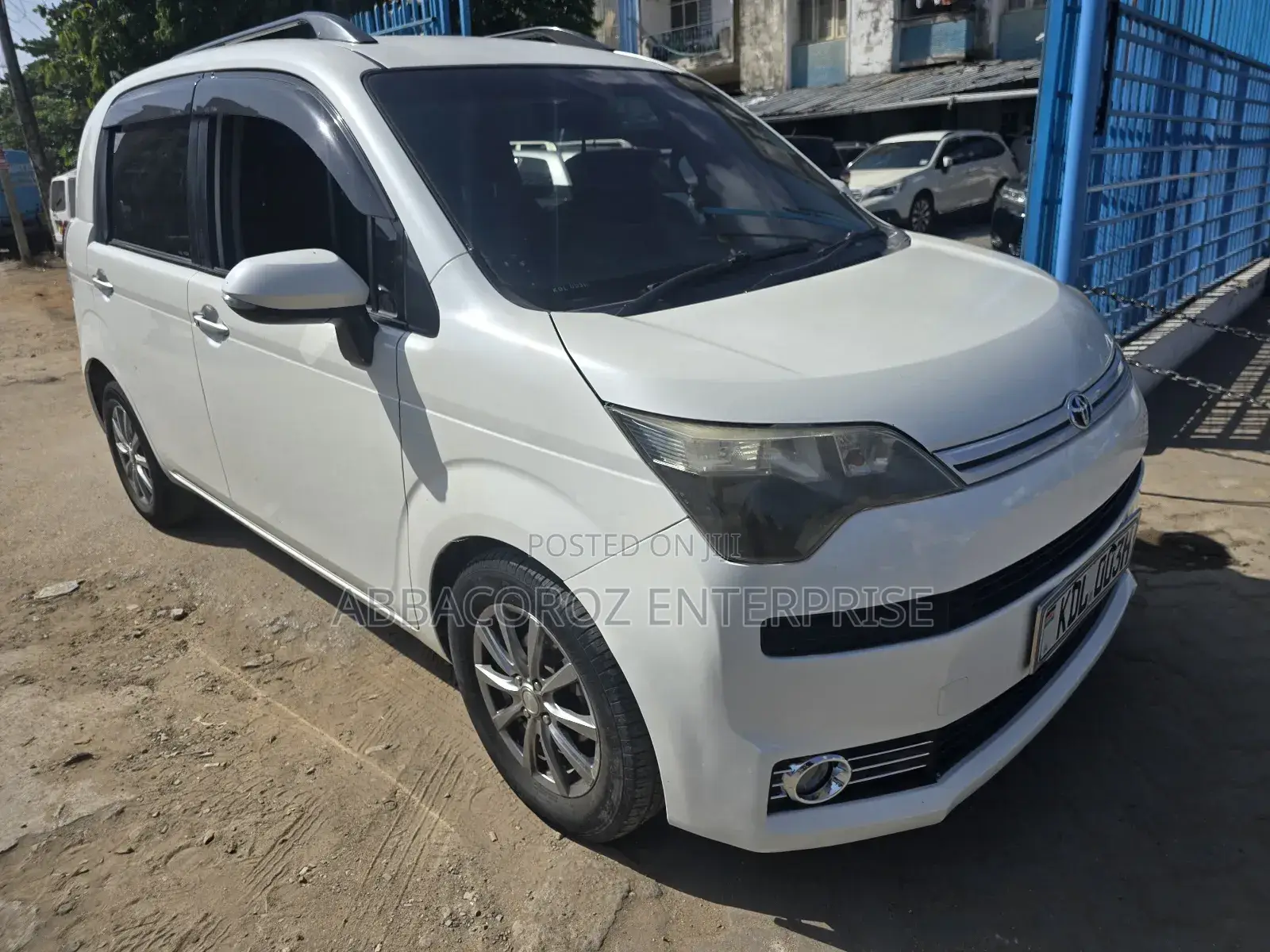 Toyota Spade 1.3 2016 Pearl