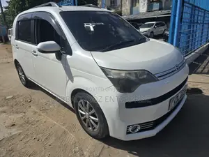 Toyota Spade 1.3 2016 Pearl