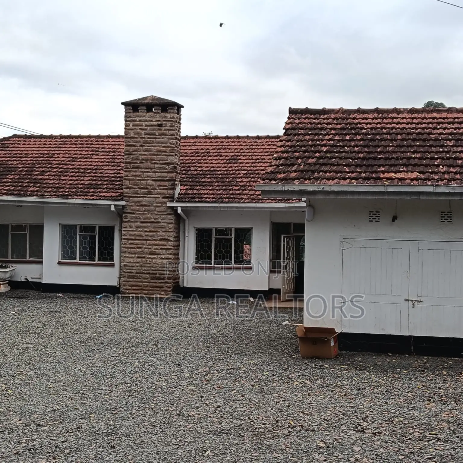 5bdrm Bungalow in Riverside Drive for rent